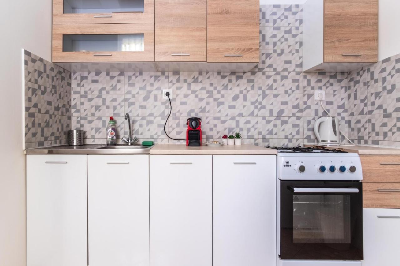 부다페스트 Very Central 1-Br Apt With Patio 아파트 외부 사진