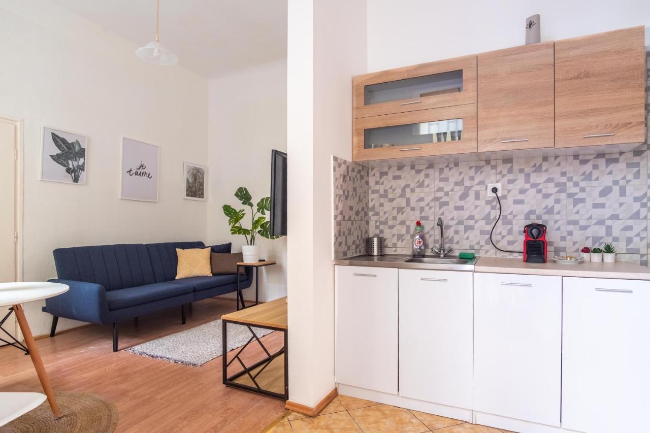 부다페스트 Very Central 1-Br Apt With Patio 아파트 외부 사진