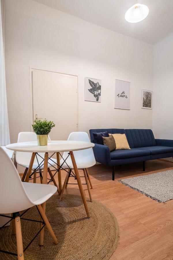 부다페스트 Very Central 1-Br Apt With Patio 아파트 외부 사진